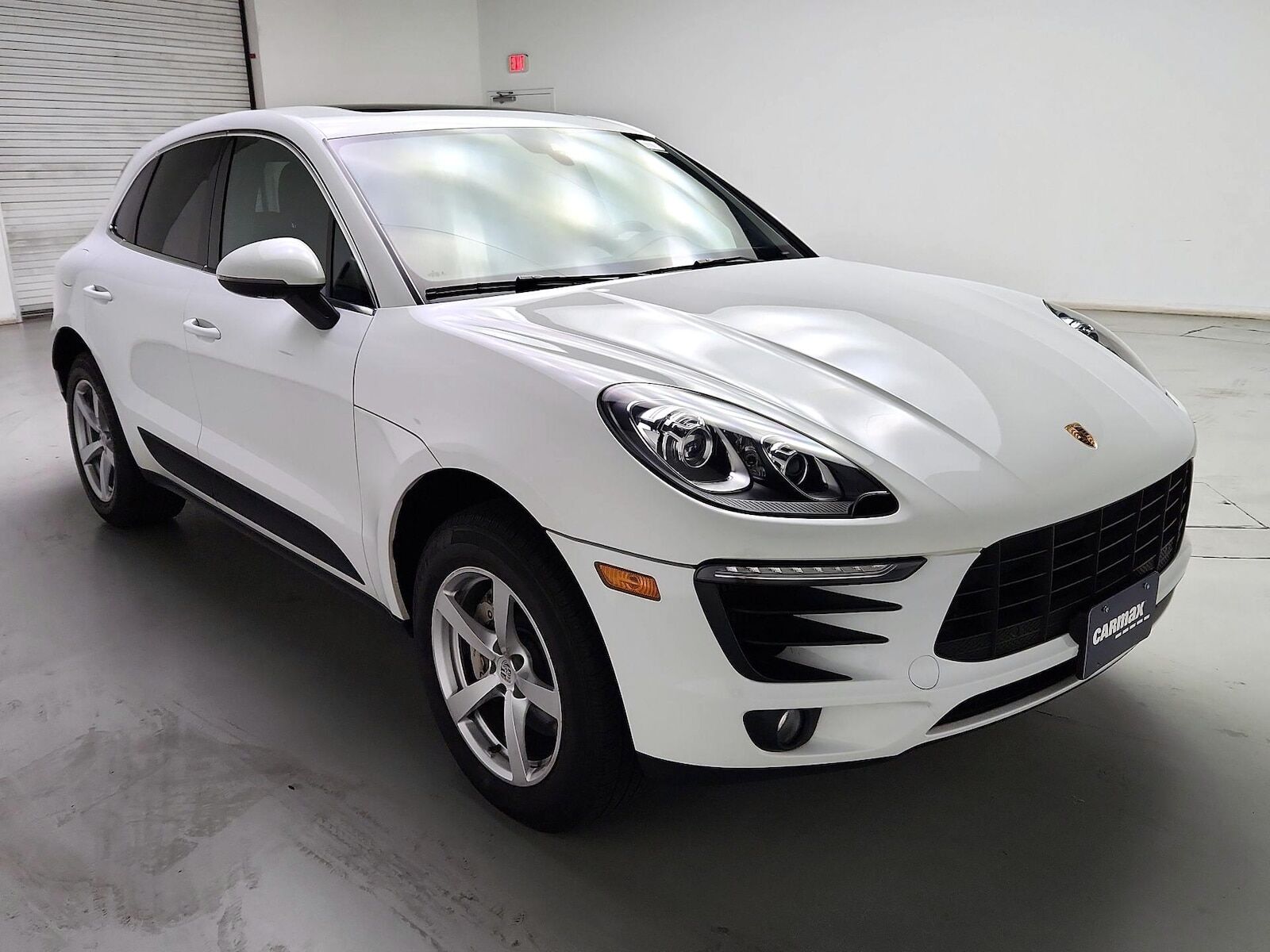 2017 PORSCHE Macan