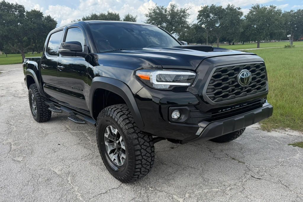 2023 TOYOTA Tacoma