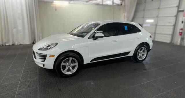 2018 PORSCHE Macan