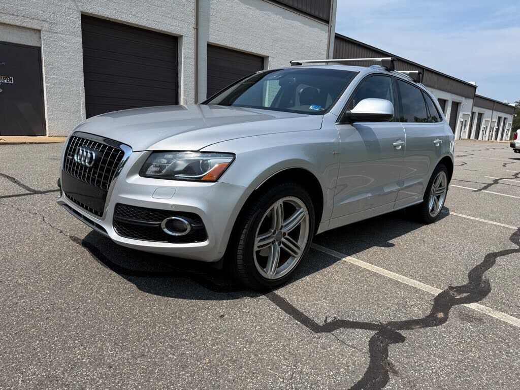 2011 AUDI Q5