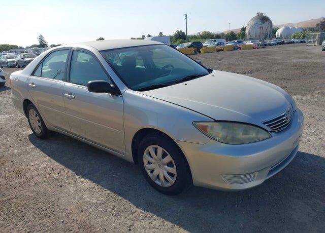 2005 TOYOTA Camry