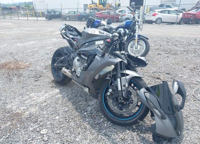 2016 YAMAHA YZF