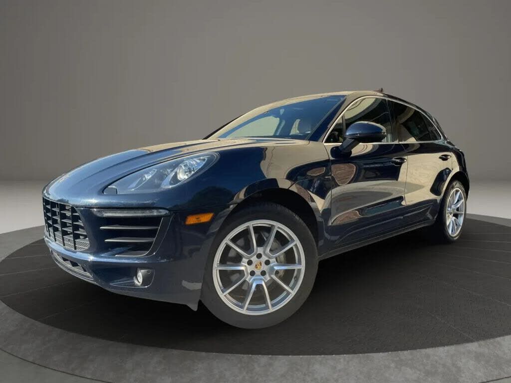2017 PORSCHE Macan