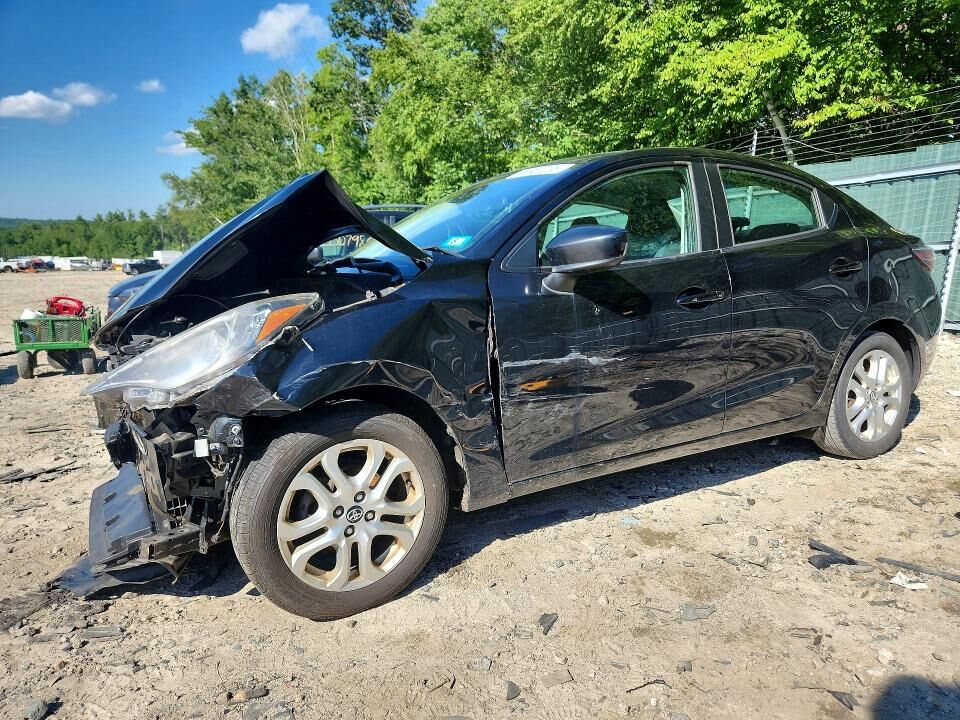 2017 TOYOTA Yaris