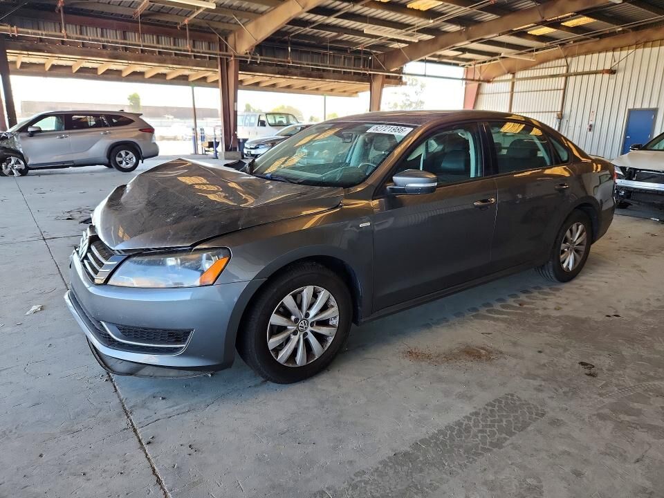 2014 VOLKSWAGEN Passat