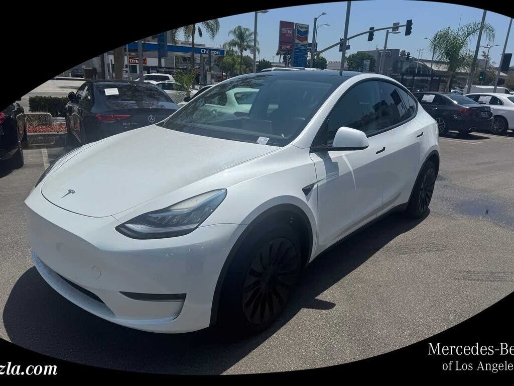 2021 TESLA Model Y