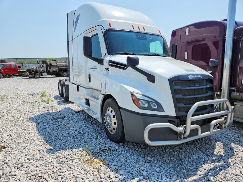 2022 FREIGHTLINER New Cascadia 126" Sleepercab
