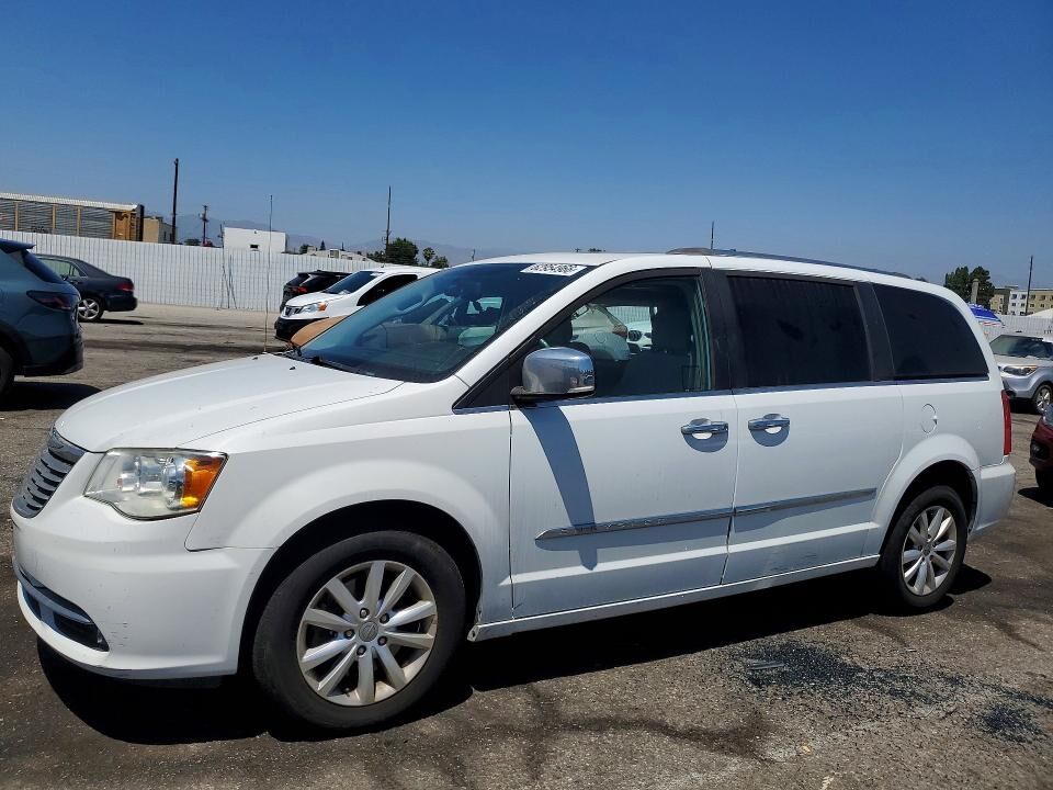 2016 CHRYSLER Town and Country