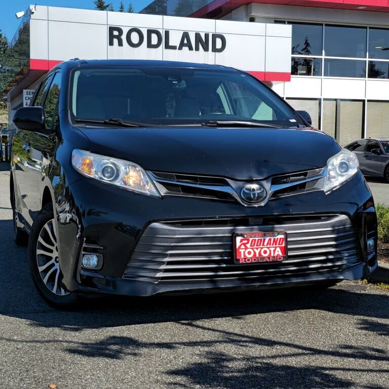 2019 TOYOTA Sienna