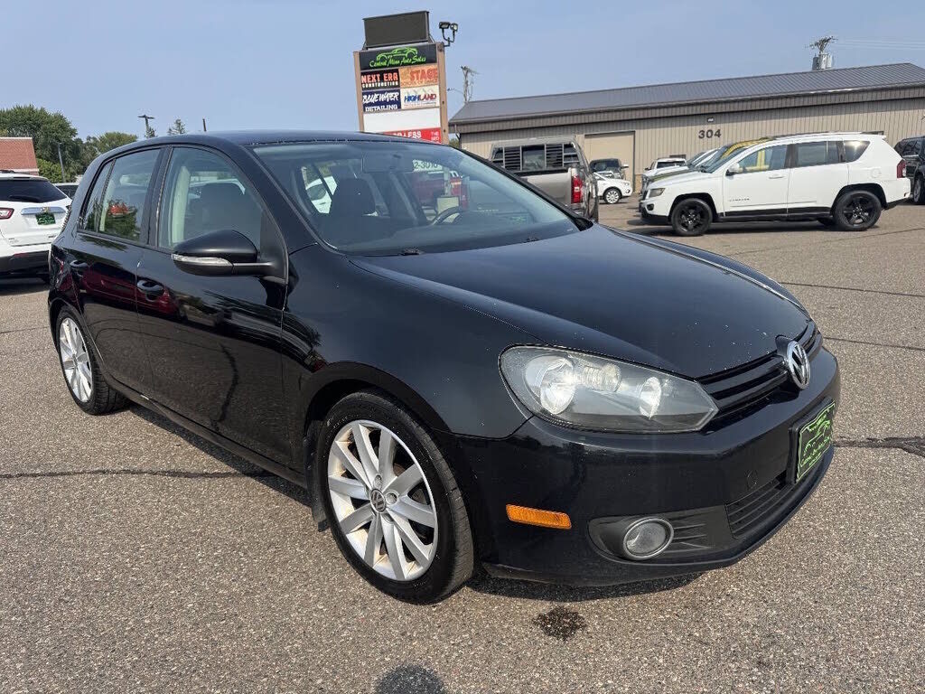 2011 VOLKSWAGEN Golf