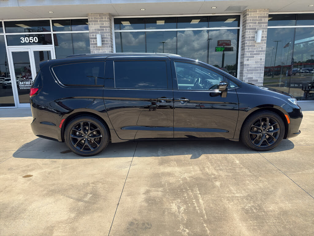2025 CHRYSLER Pacifica