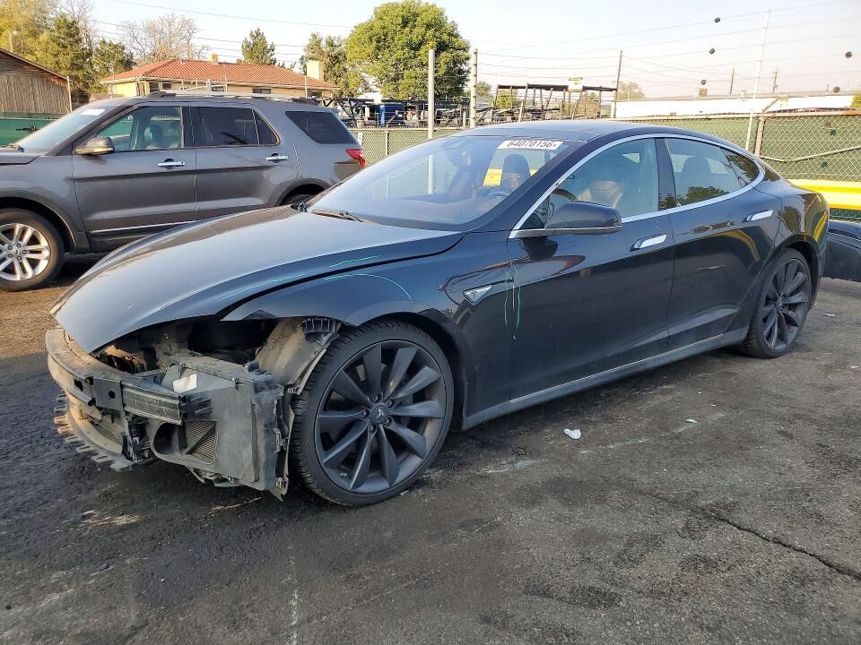 2015 TESLA Model S