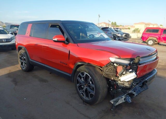 2025 RIVIAN R1S