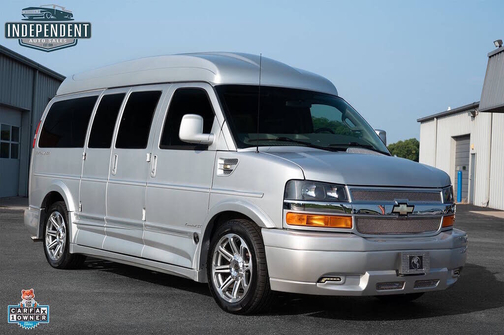 2017 CHEVROLET Express