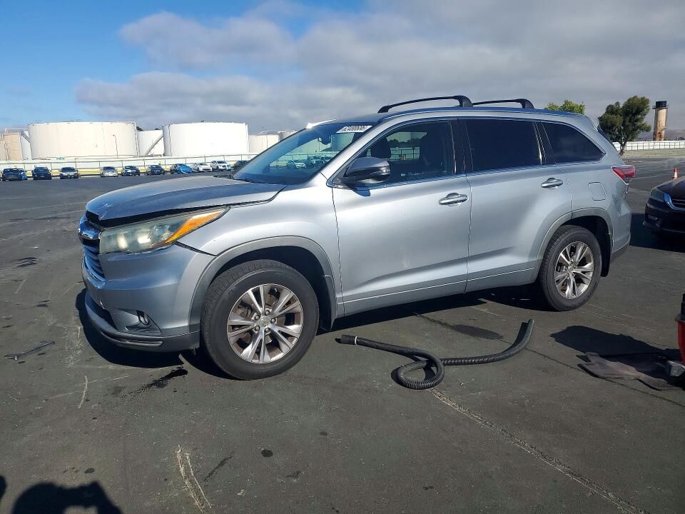 2015 TOYOTA Highlander