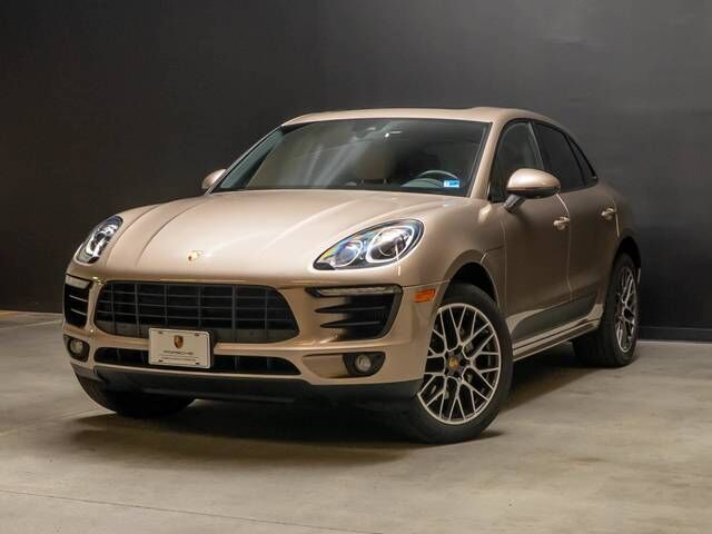 2017 PORSCHE Macan
