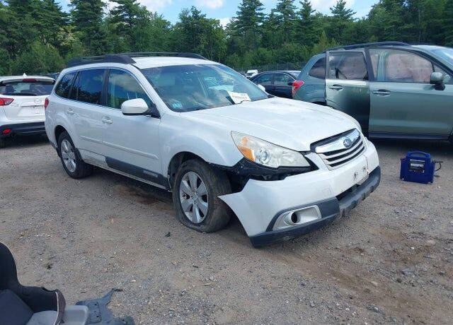 2012 SUBARU Outback
