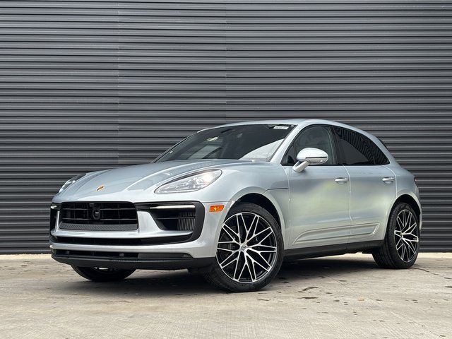 2026 PORSCHE Macan