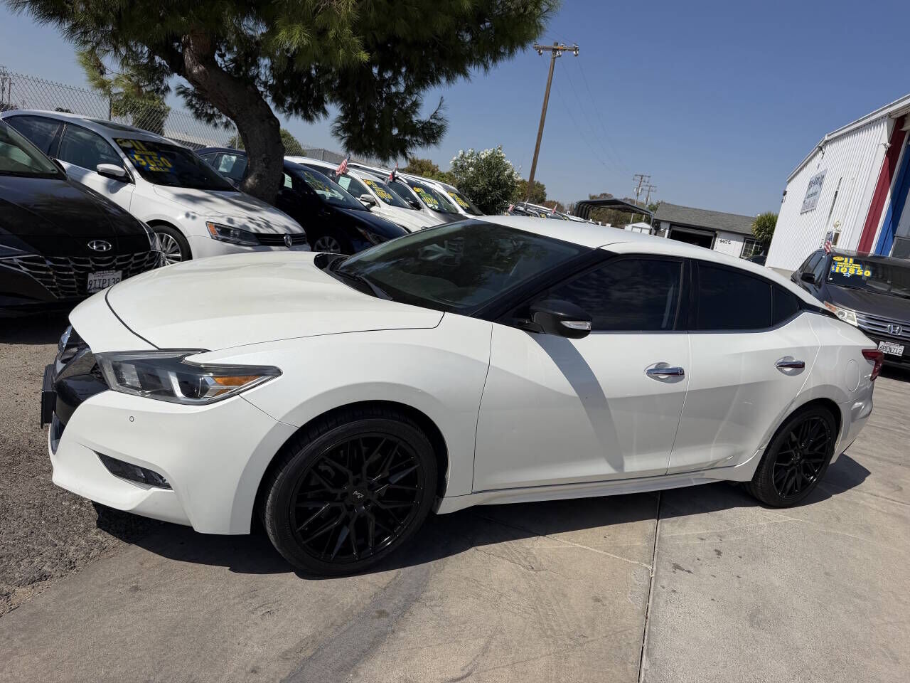 2017 NISSAN Maxima