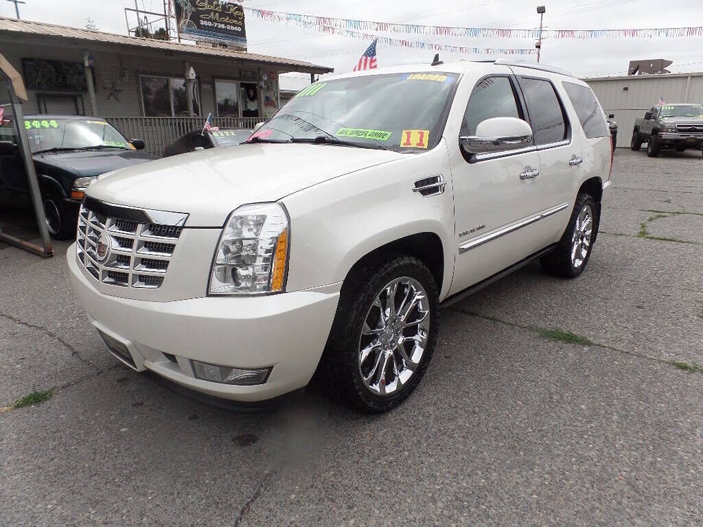 2011 CADILLAC Escalade
