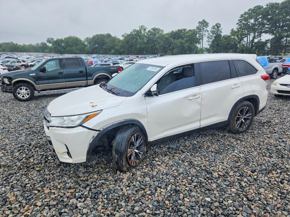 2019 TOYOTA Highlander