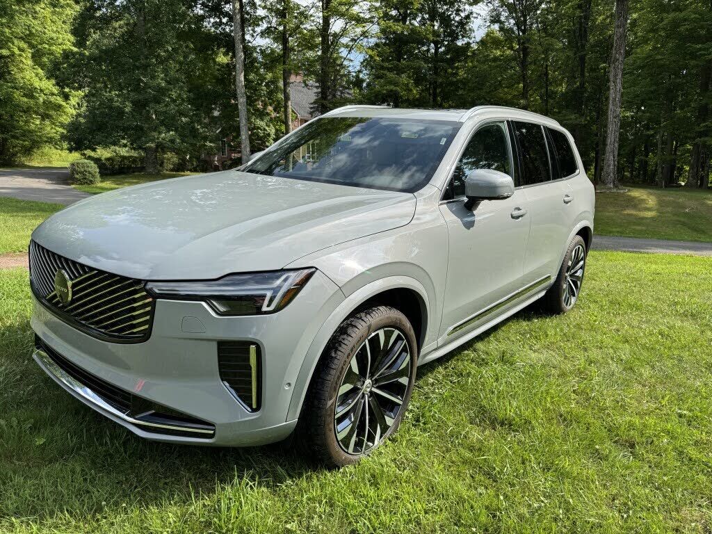 2025 VOLVO XC90