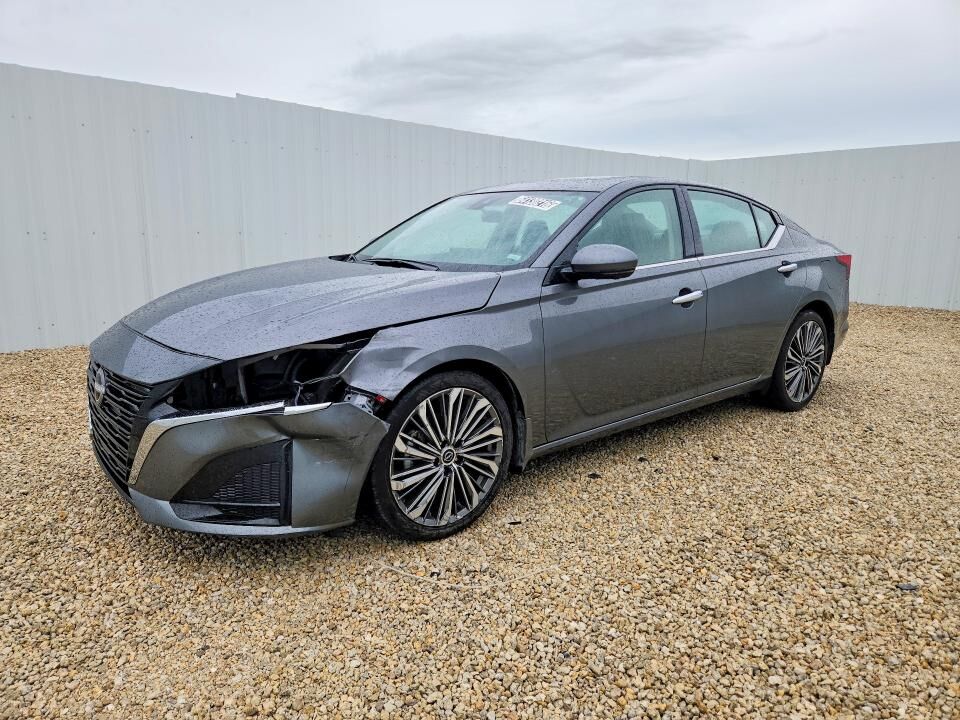 2025 NISSAN Altima