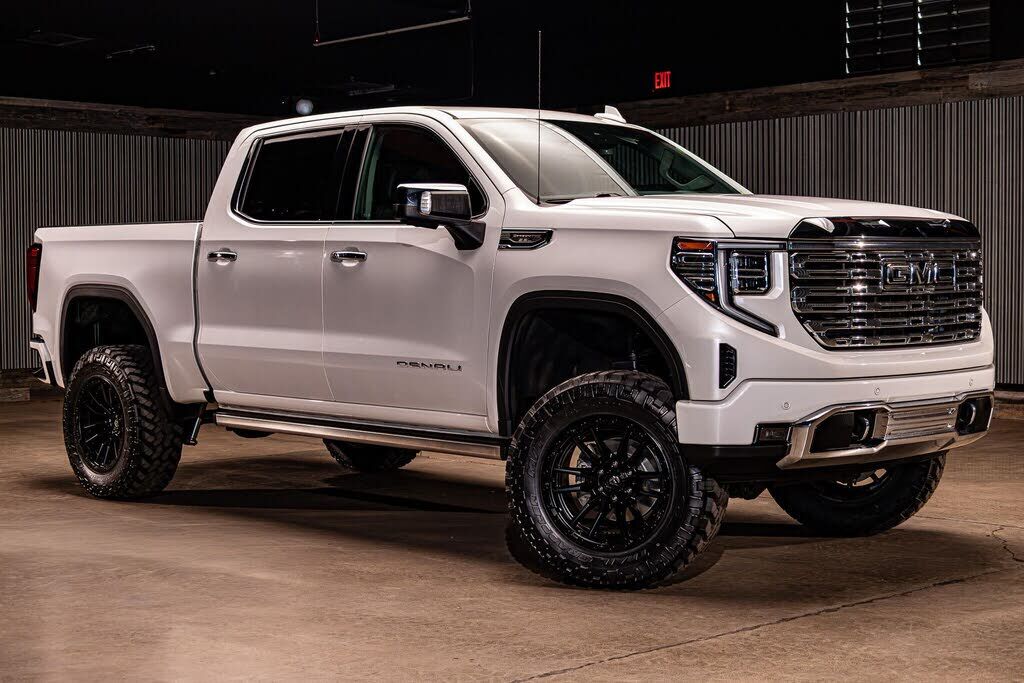 2023 GMC Sierra