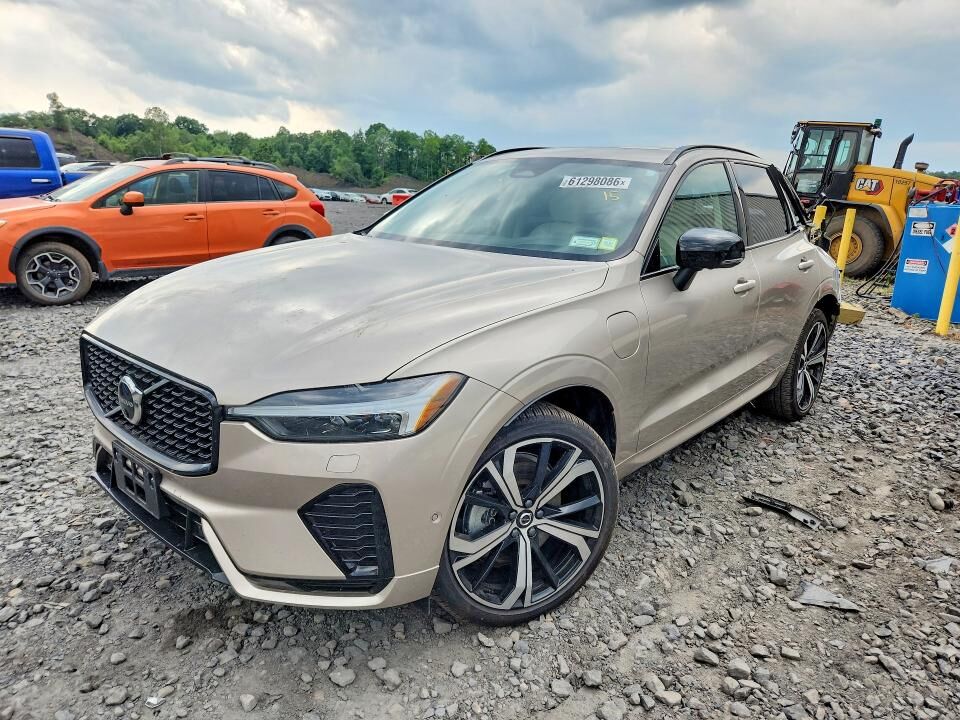 2025 VOLVO XC60