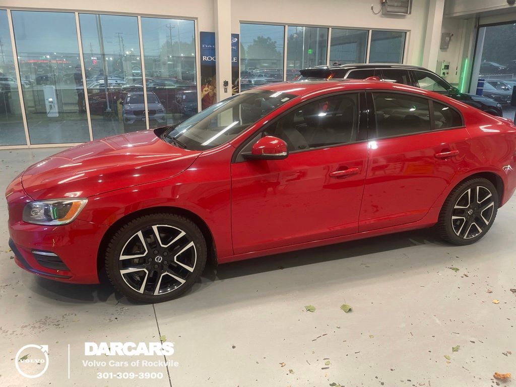 2017 VOLVO S60