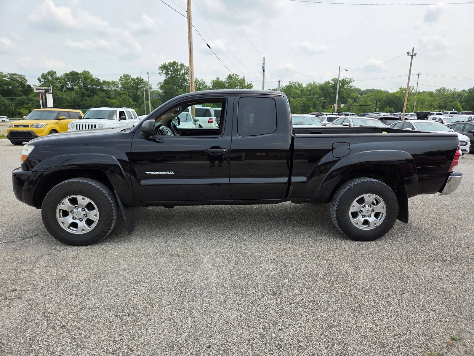 2011 TOYOTA Tacoma