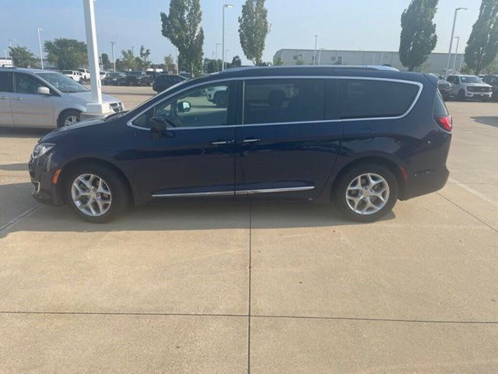 2019 CHRYSLER Pacifica