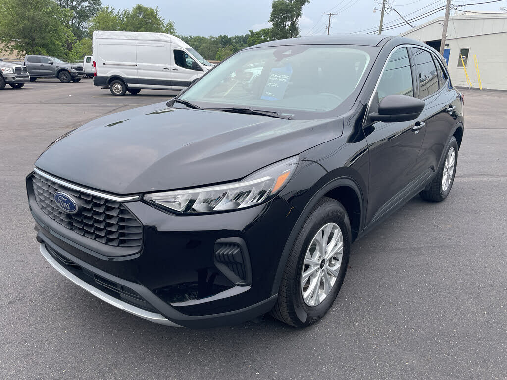 2023 FORD Escape
