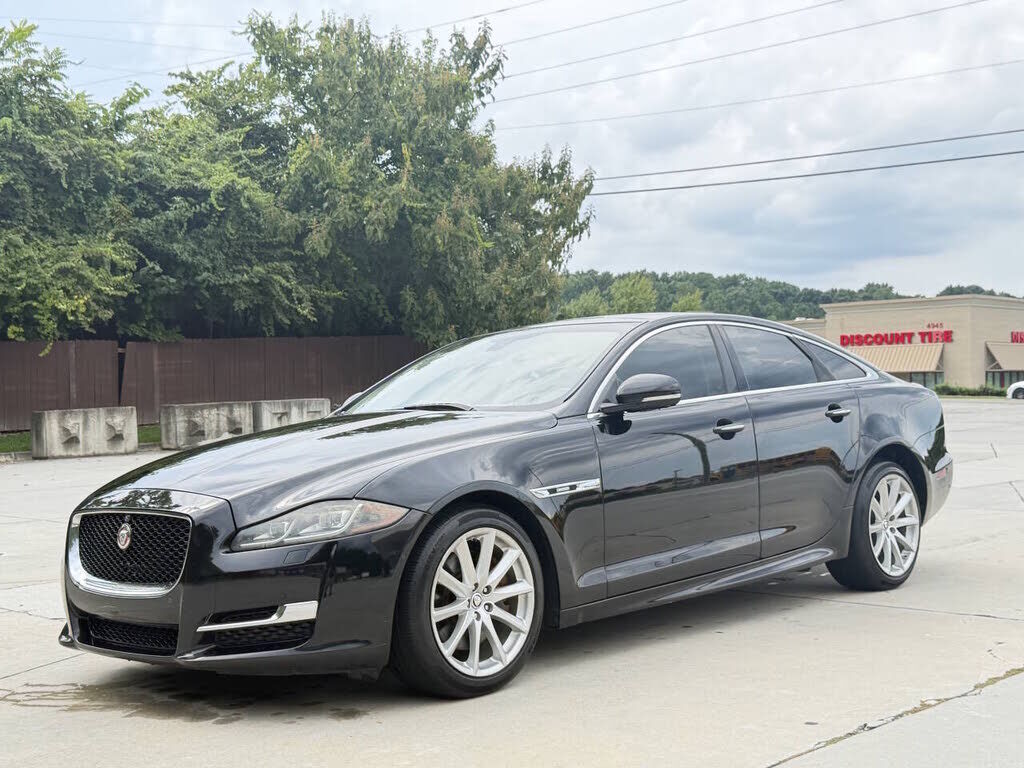 2016 JAGUAR XJ
