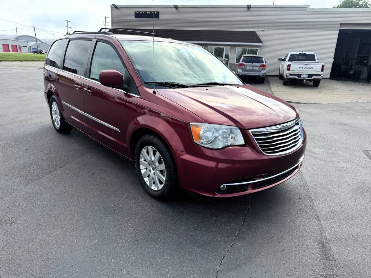 2012 CHRYSLER Town and Country