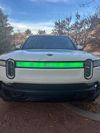2023 RIVIAN R1S