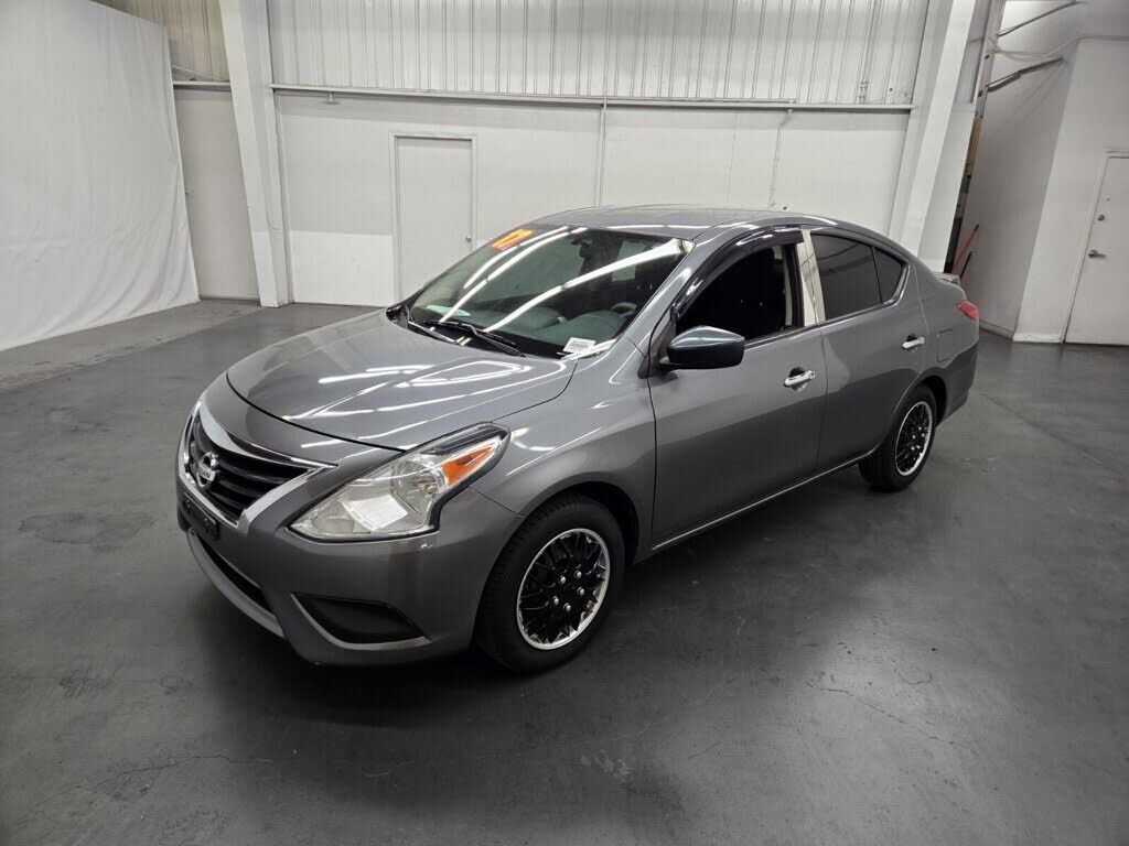 2017 NISSAN Versa