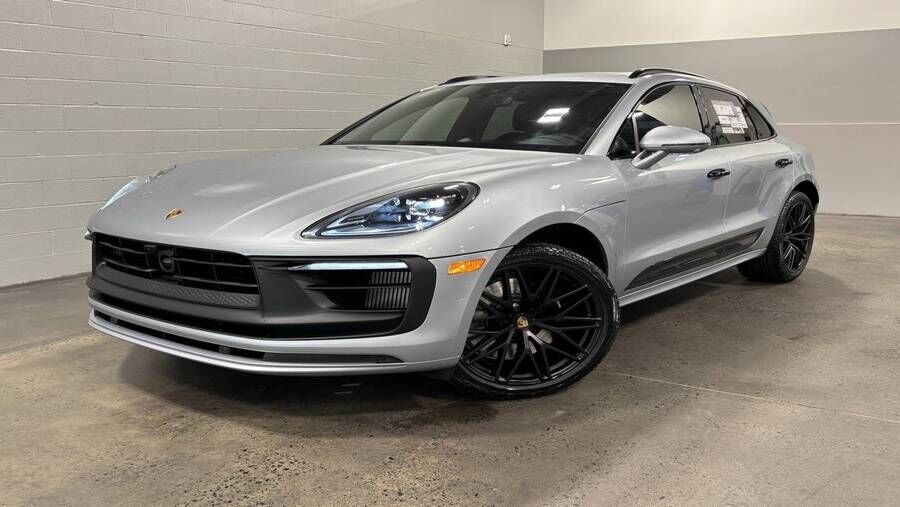 2026 PORSCHE Macan