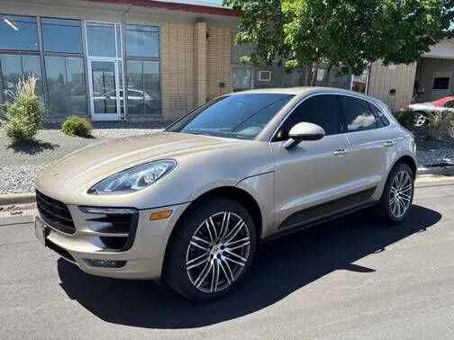 2016 PORSCHE Macan