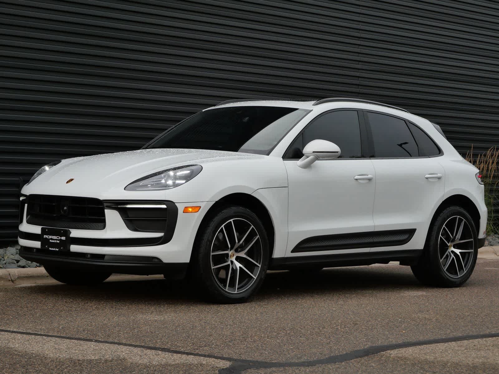 2023 PORSCHE Macan