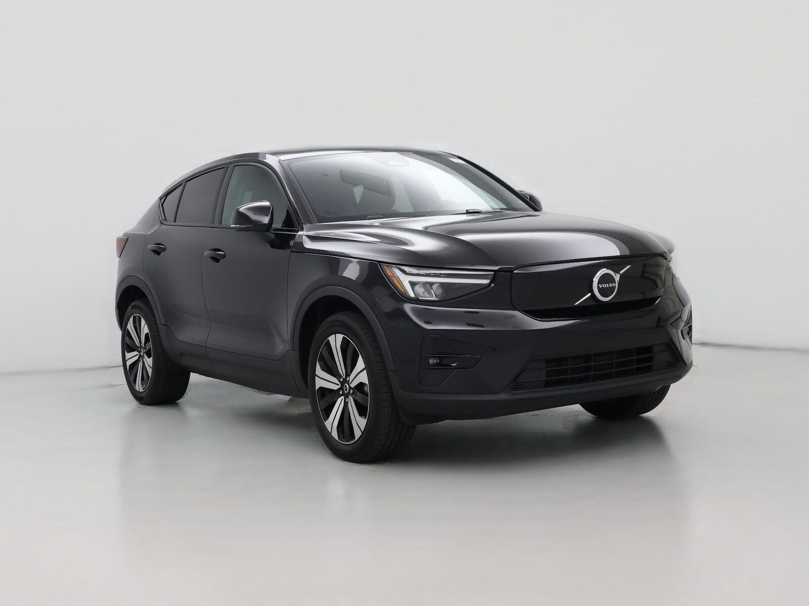 2023 VOLVO C40