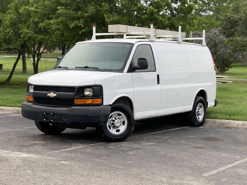 2011 CHEVROLET Express