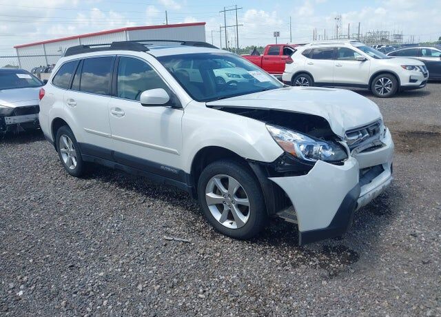 2014 SUBARU Outback