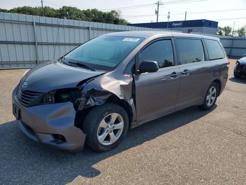 2013 TOYOTA Sienna