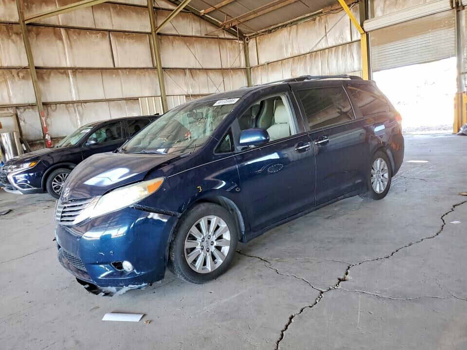 2011 TOYOTA Sienna