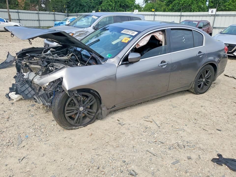 2013 INFINITI G37