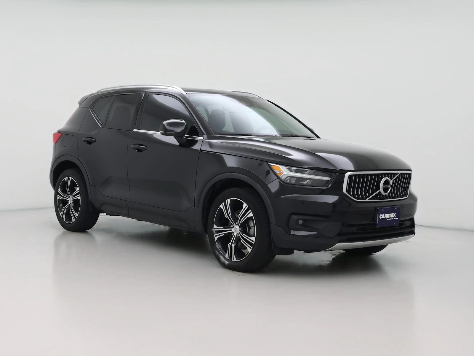 2022 VOLVO XC40