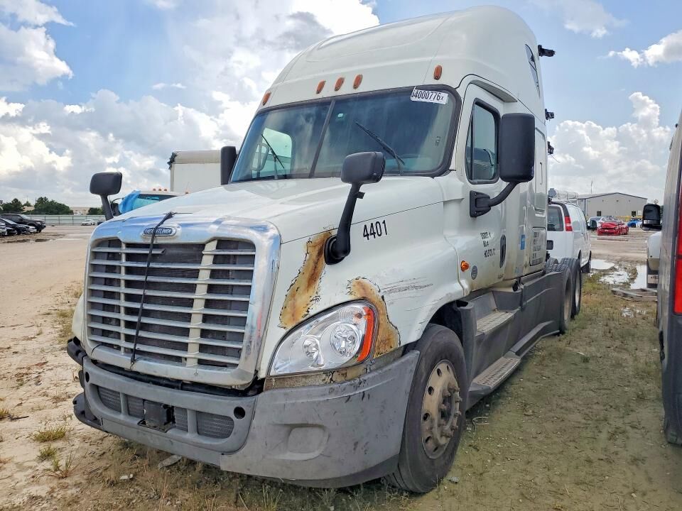2015 FREIGHTLINER Cascadia