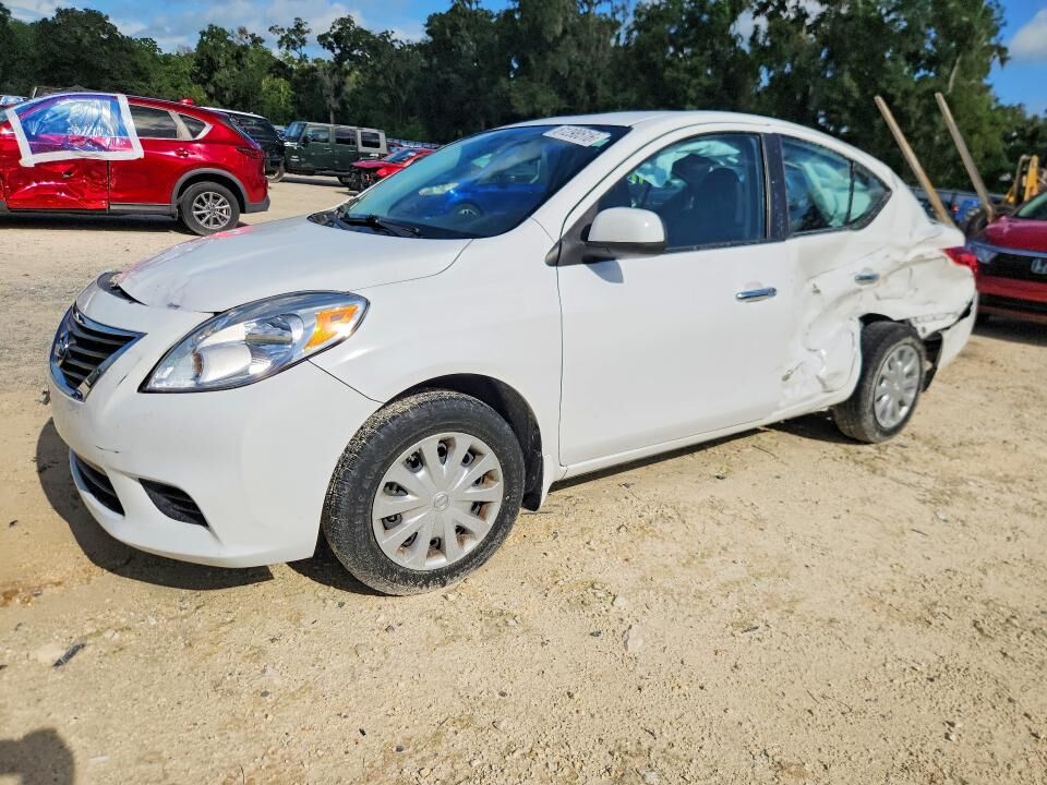 2012 NISSAN Versa