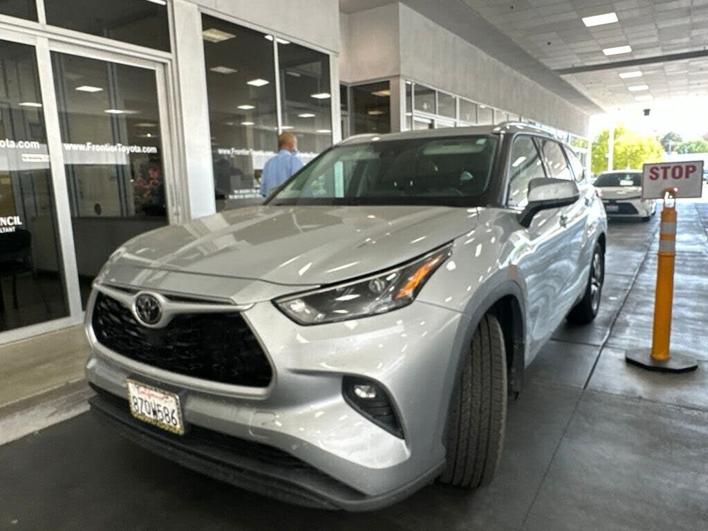 2022 TOYOTA Highlander